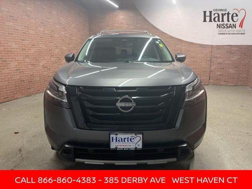 2023 Nissan Pathfinder SL