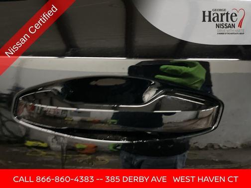 Super Black 2025 Nissan Kicks SR