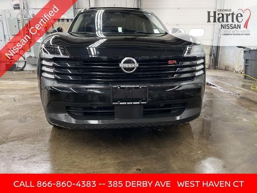 Super Black 2025 Nissan Kicks SR