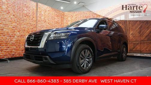 2023 Nissan Pathfinder SV