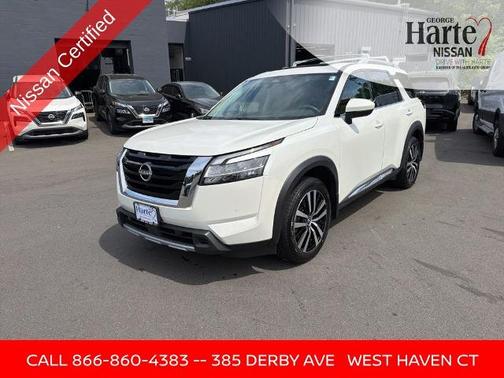 White 2023 Nissan Pathfinder Platinum