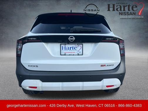 2026 Nissan Kicks SR