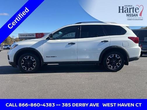 2020 Nissan Pathfinder SV