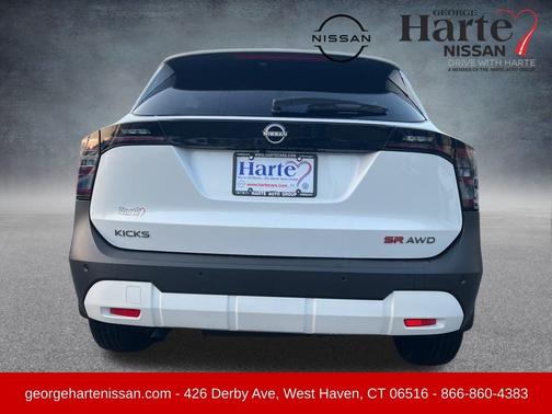 2026 Nissan Kicks SR