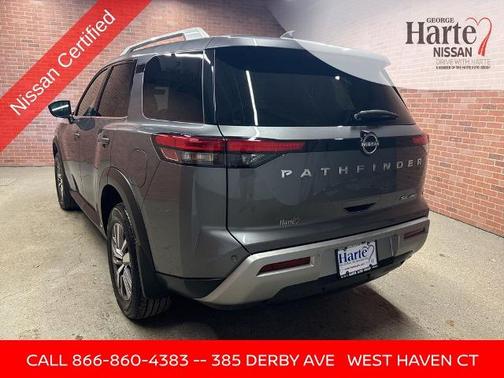 2023 Nissan Pathfinder SL