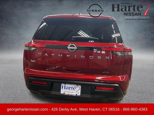 2026 Nissan Pathfinder SV