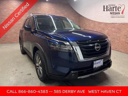 2023 Nissan Pathfinder SL
