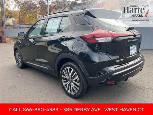 2024 Nissan Kicks SR