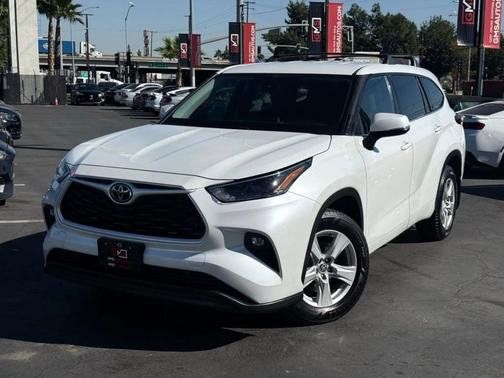 2022 Toyota Highlander LE