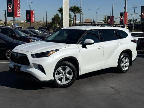 2022 Toyota Highlander LE