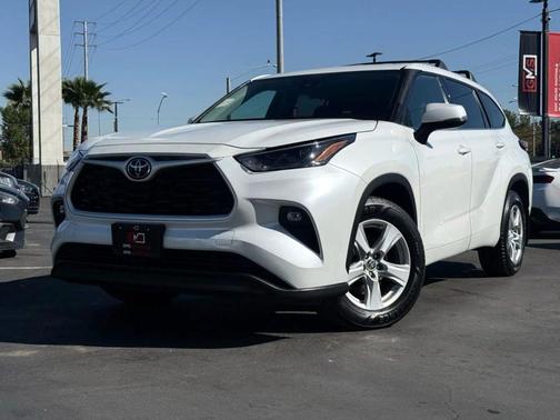 2022 Toyota Highlander LE