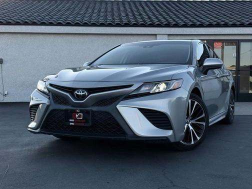 2020 Toyota Camry SE