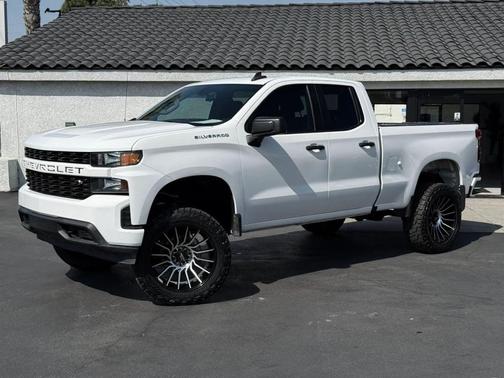 Summit White 2020 Chevrolet Silverado 1500 Custom