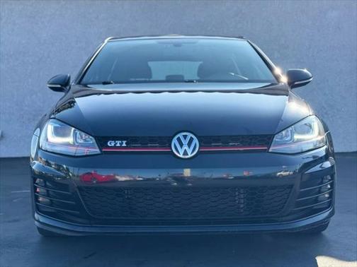 2016 Volkswagen Golf GTI 2.0T SE 4-Door