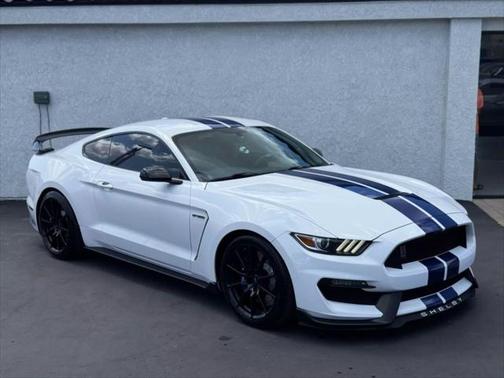 2016 Ford Shelby GT350 Base