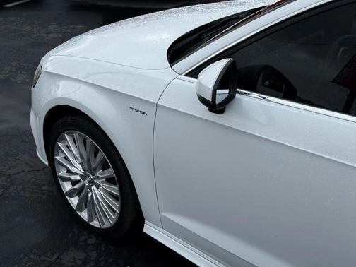 2017 Audi A3 e-tron 1.4T Tech Premium Plus