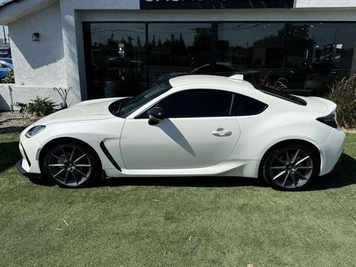 2024 Toyota GR86 Base