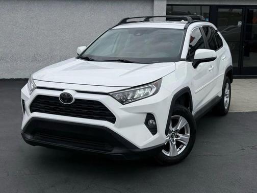 2020 Toyota RAV4 XLE
