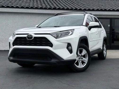 2020 Toyota RAV4 XLE