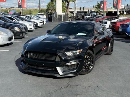 2016 Ford Shelby GT350 Base