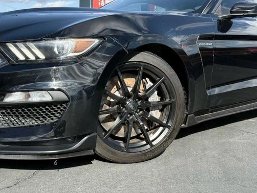 2016 Ford Shelby GT350 Base