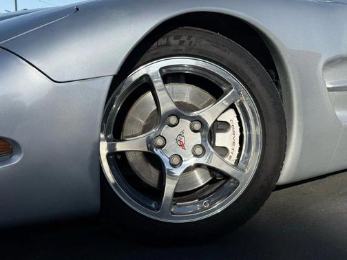 2001 Chevrolet Corvette Base