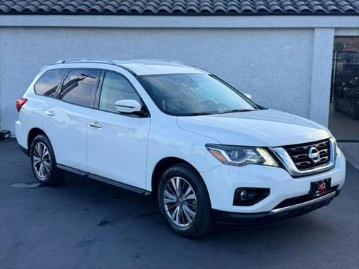 2019 Nissan Pathfinder SL