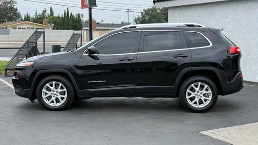 Diamond Black Crystal Pearlcoat 2018 Jeep Cherokee Latitude