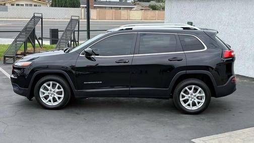 Diamond Black Crystal Pearlcoat 2018 Jeep Cherokee Latitude