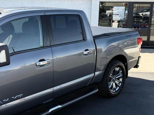 2019 Nissan Titan SV
