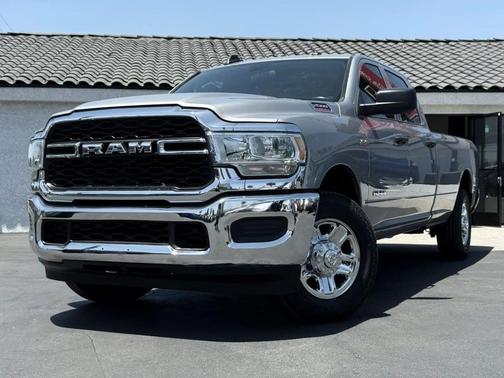 Billet Silver Metallic Clearcoat 2022 RAM 2500 Tradesman Crew Cab 4x2 8' Box