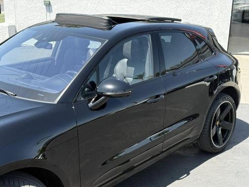 Black 2020 Porsche Macan Macan Turbo