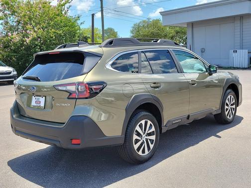 Autumn Green Metallic 2025 Subaru Outback Premium