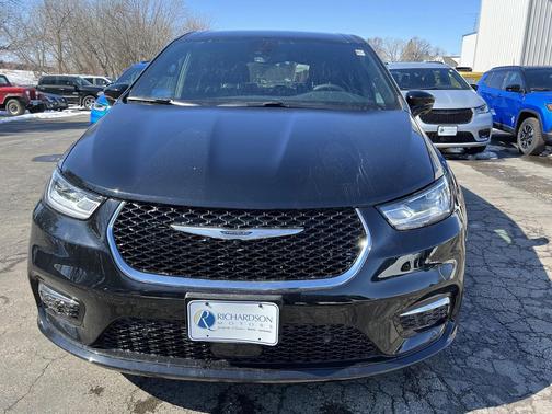 2026 Chrysler Pacifica L