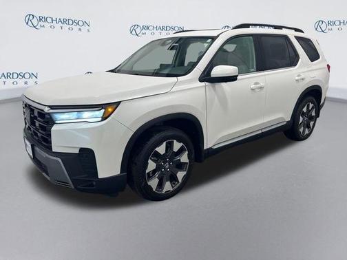 Platinum White Pearl 2026 Honda Pilot Touring 8-Passenger