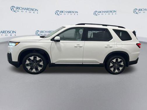 Platinum White Pearl 2026 Honda Pilot Touring 8-Passenger