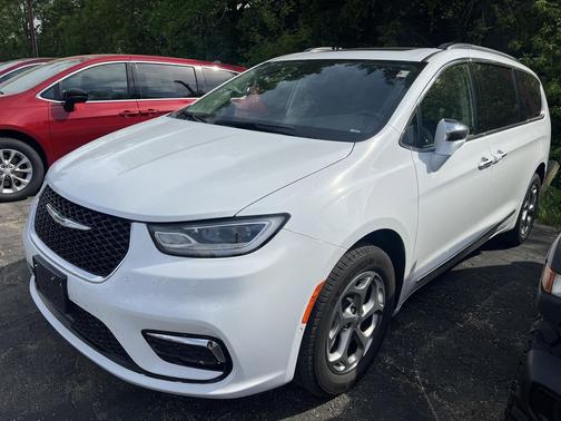 Bright White Clearcoat 2022 Chrysler Pacifica Limited