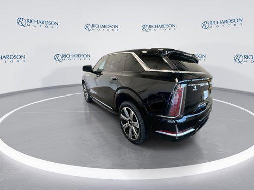 2025 Cadillac Escalade IQ Luxury 2