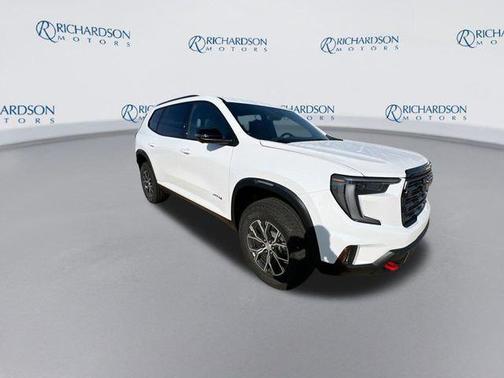2025 GMC Acadia AWD AT4