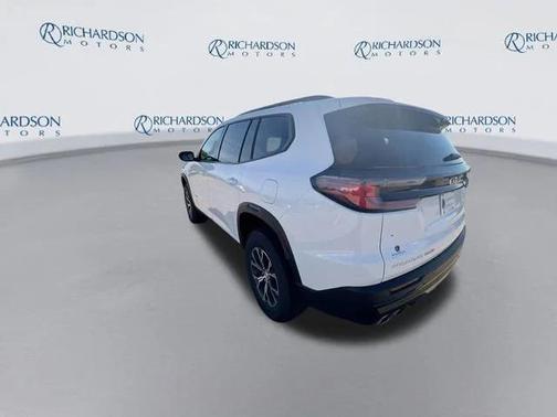 2025 GMC Acadia AWD AT4