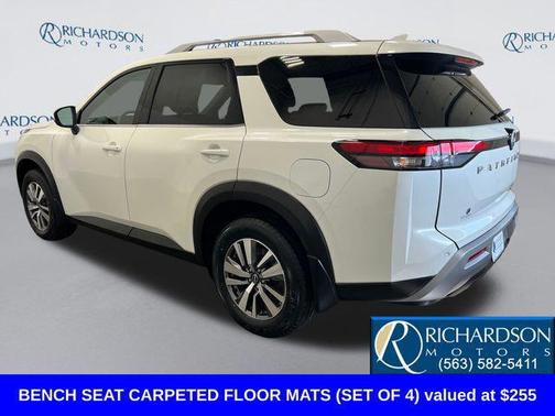 Pearl White Tricoat 2022 Nissan Pathfinder SL 4WD