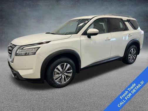 Pearl White Tricoat 2022 Nissan Pathfinder SL 4WD