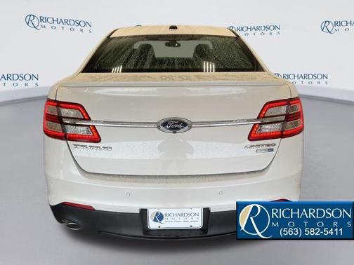 2017 Ford Taurus Limited