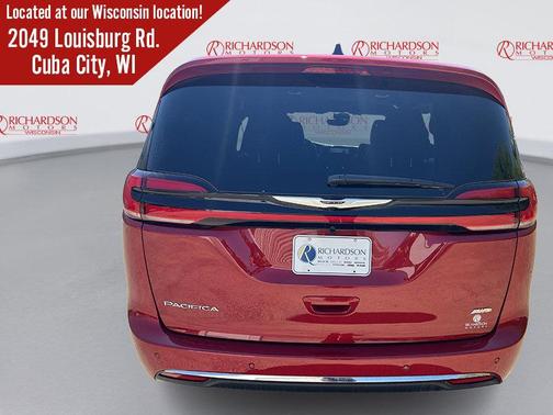 Red Hot Pearlcoat 2026 Chrysler Pacifica L