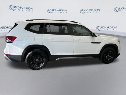 2024 Volkswagen Atlas 2.0T SE w/Technology 4MOTION