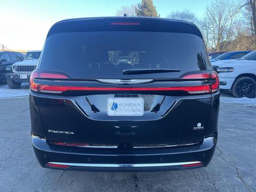 2026 Chrysler Pacifica L