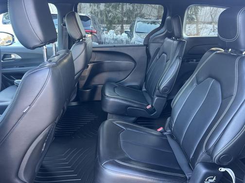 2026 Chrysler Pacifica L