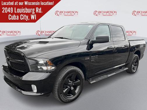 Diamond Black Crystal Pearlcoat 2023 RAM 1500 Classic Express