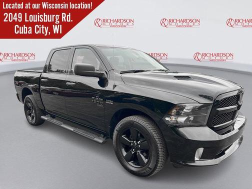 Diamond Black Crystal Pearlcoat 2023 RAM 1500 Classic Express