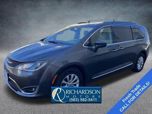 2018 Chrysler Pacifica Touring-L